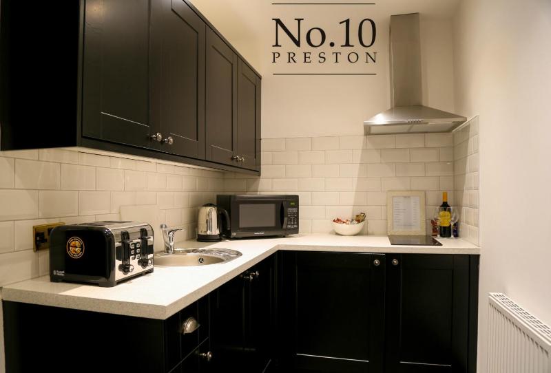 Deluxe Studio image 4