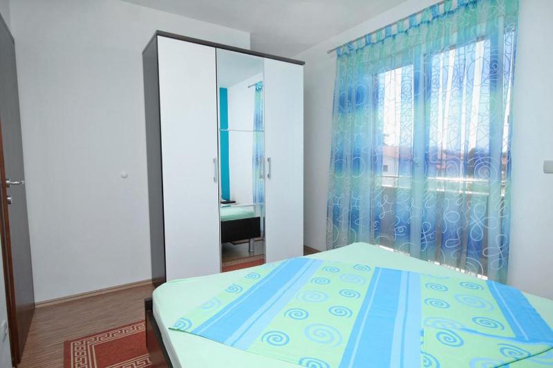 One-Bedroom Apartment with Terrace and Sea View image 2