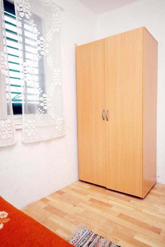 Three-Bedroom Apartment with Terrace and Sea View image 2