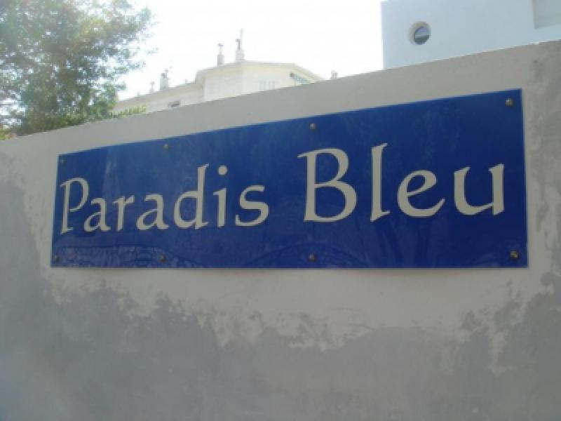 Modern one bedroomed apartment just off the Cannes Seafront with a terrace and pool access 1753 - image 10