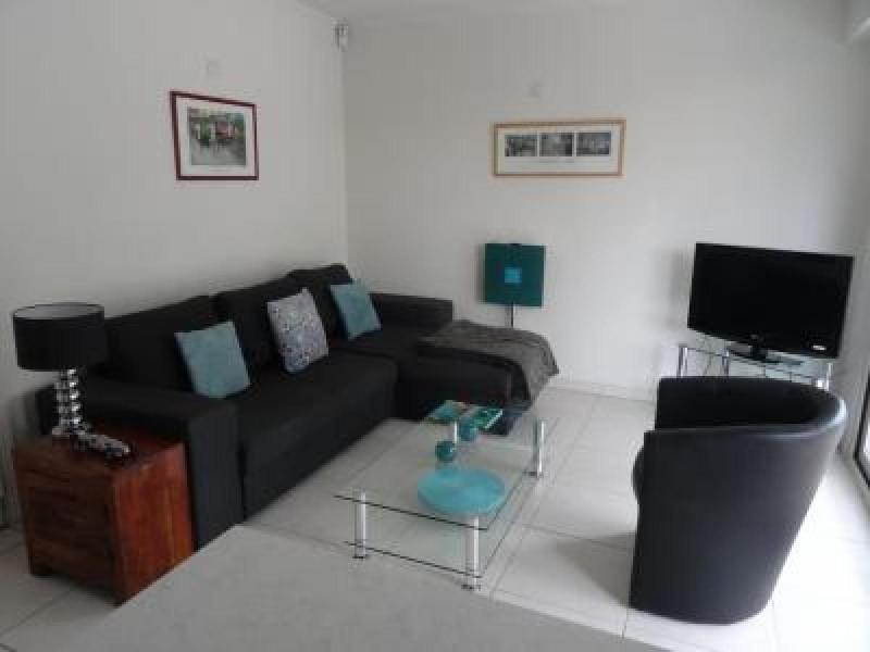 One-Bedroom Apartment image 2