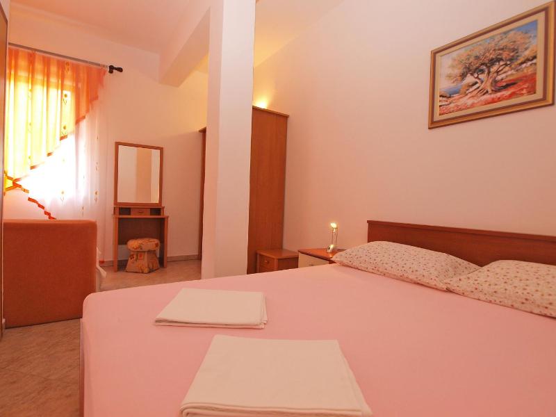 Apartment image 4