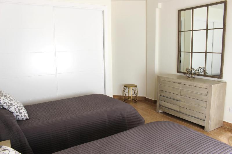 One Bedroom Apartment with Sea View image 2