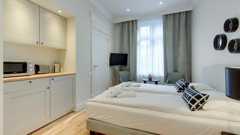 Studio Apartment with Bathroom (2 adults) image 1