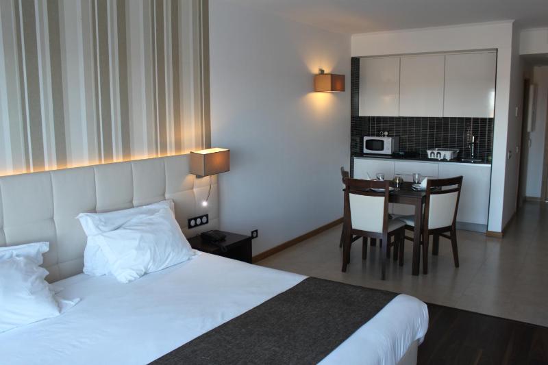 Superior One-Bedroom Apartment (2 Adults) Countryside View image 3