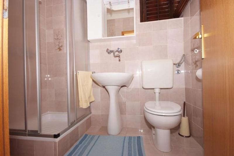 One-Bedroom Apartment with Balcony and Sea View image 2