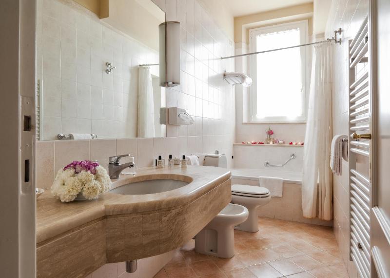 Superior Double or Twin Room image 2