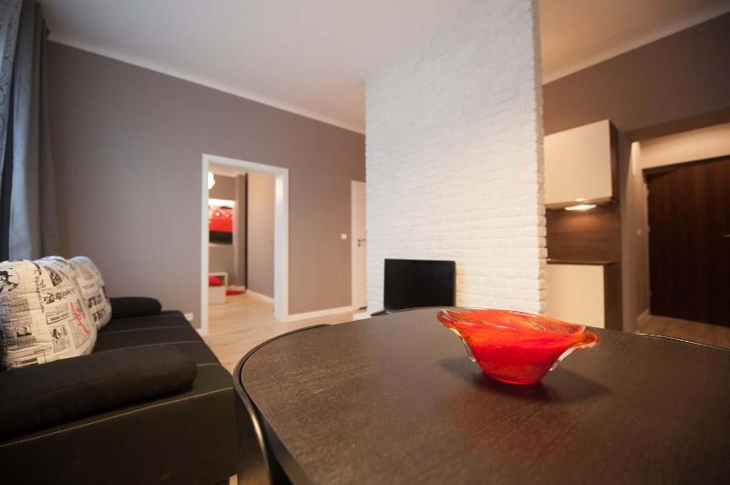 One-Bedroom Apartment with Sofa Bed image 4