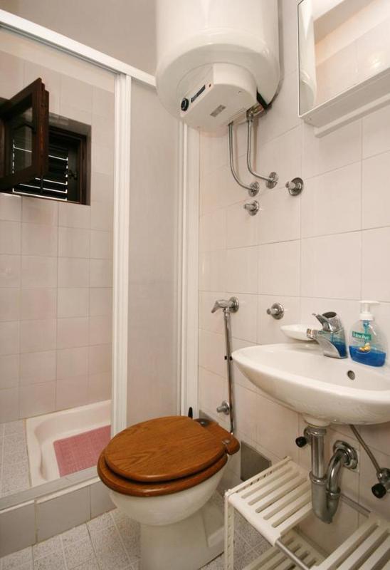 One-Bedroom Apartment with Terrace image 2