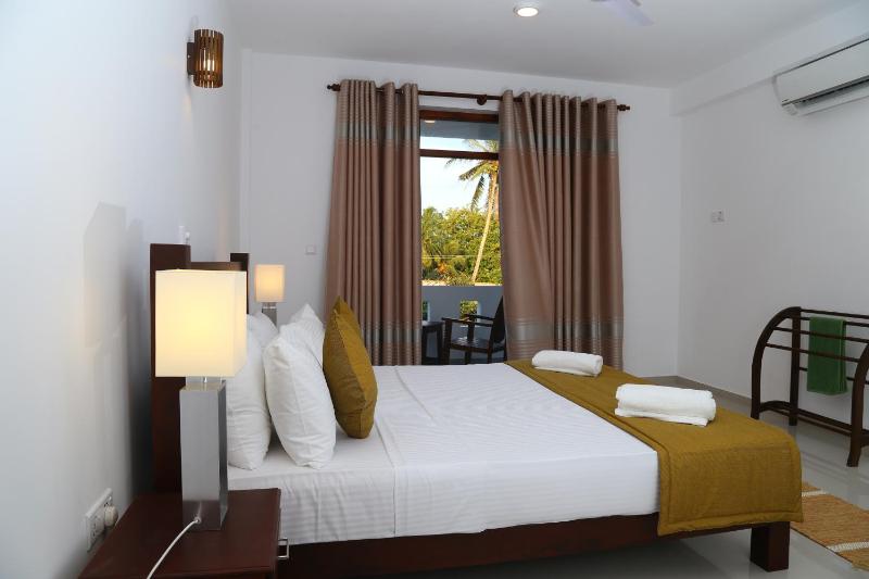Hikka Regent Hotel - image 4
