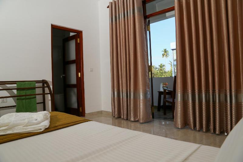 Hikka Regent Hotel - image 7