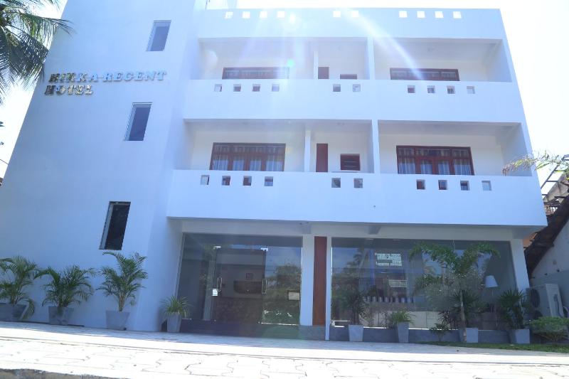 Hikka Regent Hotel - image 1
