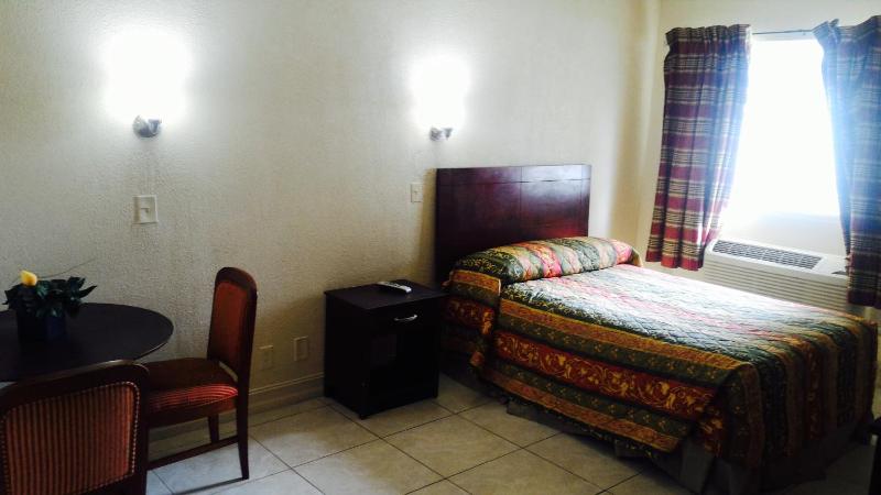 Deluxe Double Room image 2
