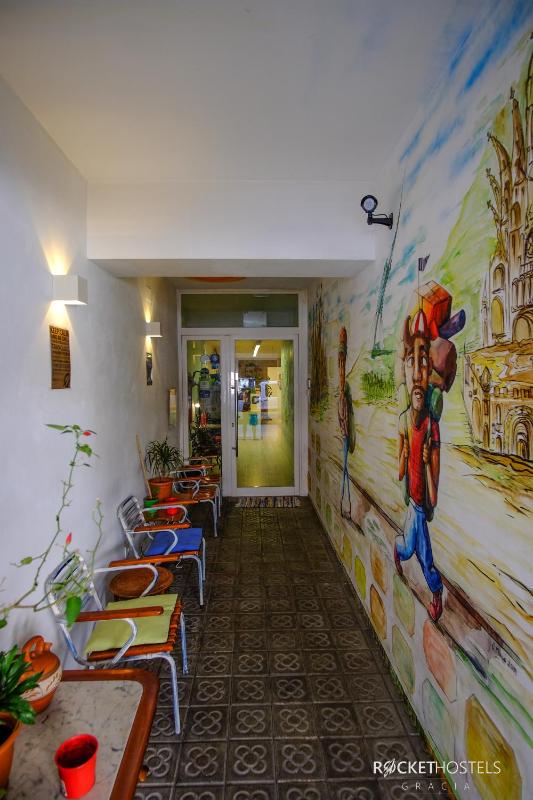 Rocket Hostels Gracia - image 11