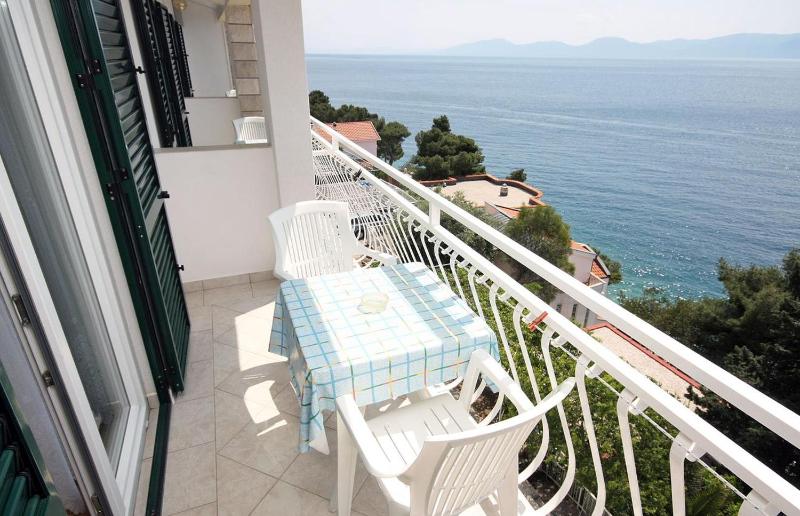 Studio with Balcony and Sea View image 3