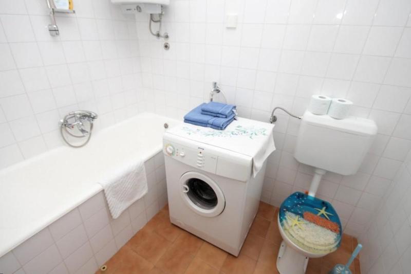 One-Bedroom Apartment with Terrace image 3