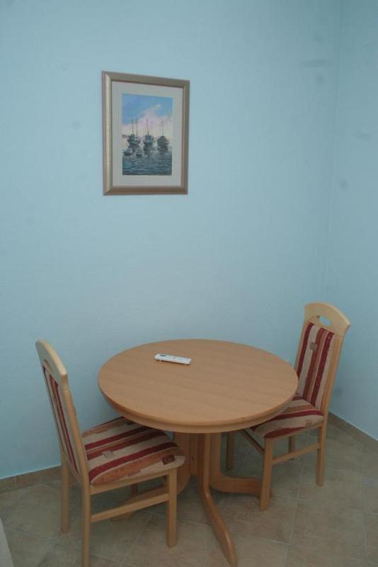 One-Bedroom Apartment with Balcony image 3