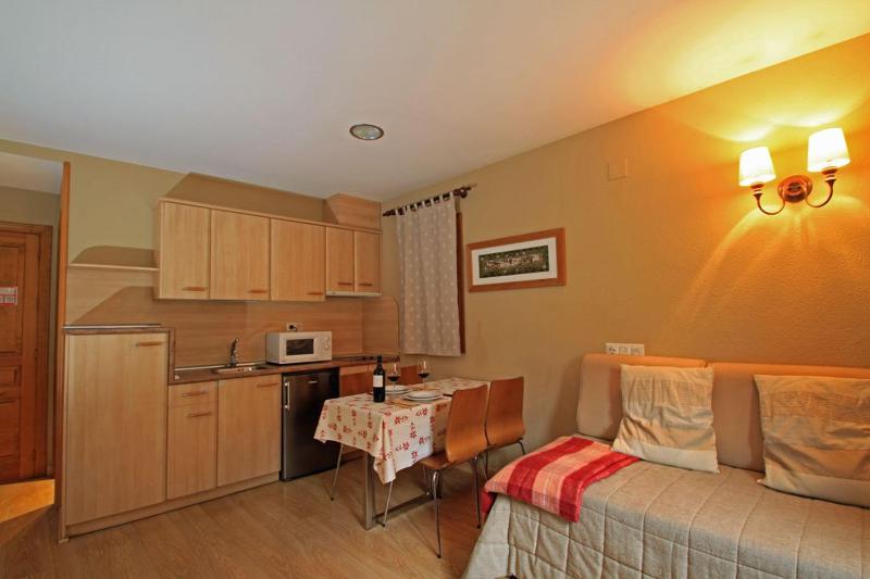 One-Bedroom Apartment (2 - 4 Adults) image 4