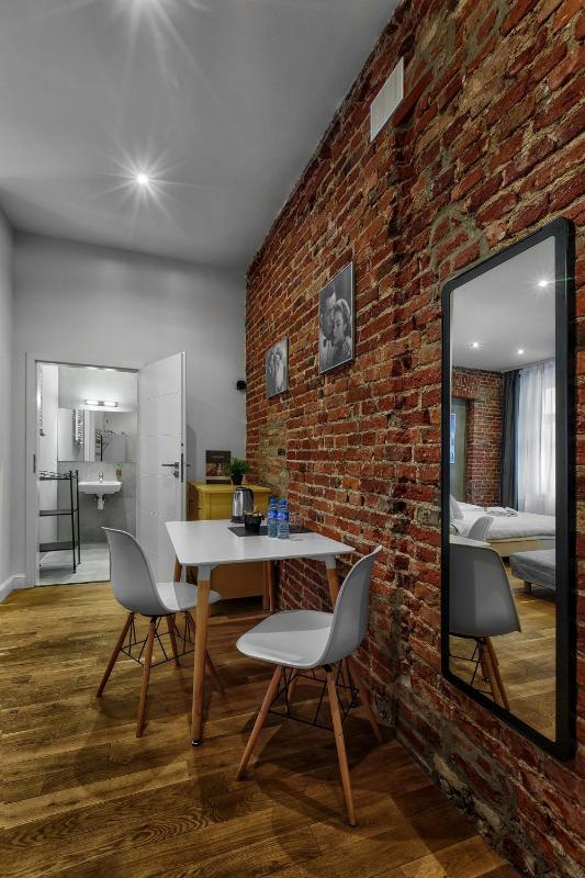 Studio Apartment image 4