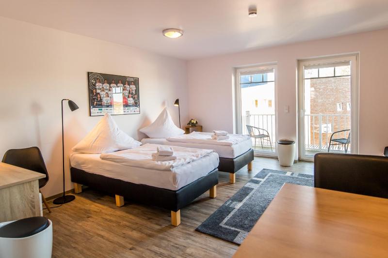 Double Room with Balcony image 3