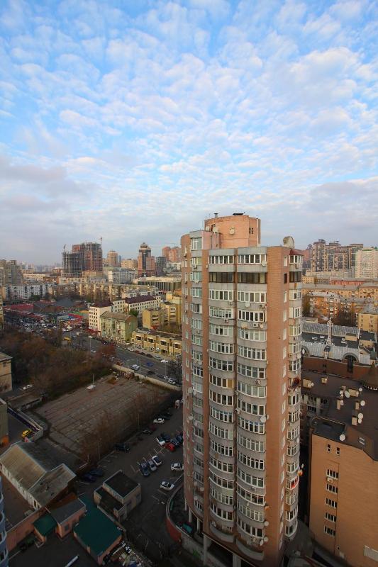 Alex Apartment near Palace Ukraine - image 5