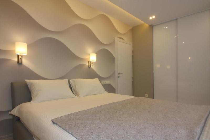 Alex Apartment near Palace Ukraine - image 10