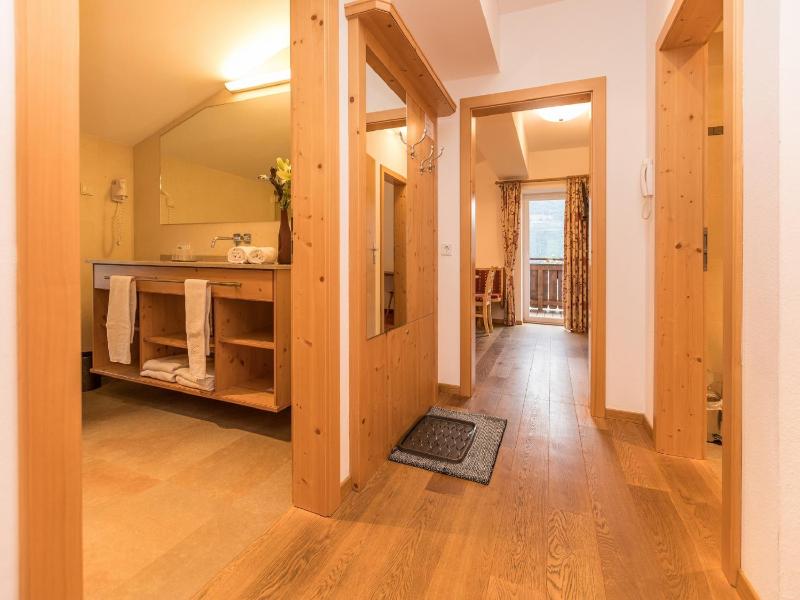 Two-Bedroom Apartment with Mountain View image 3