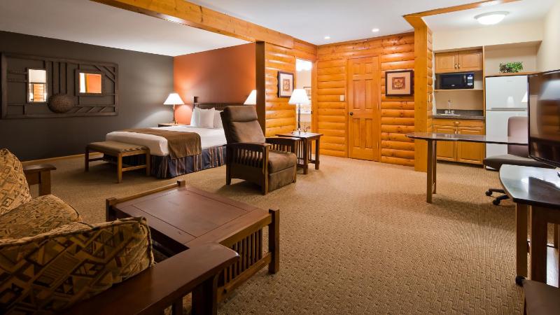 King Suite with Sofa Bed - Non-Smoking image 3