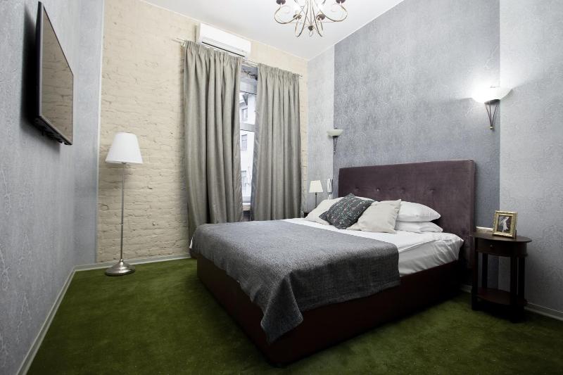 Large Double Room image 3