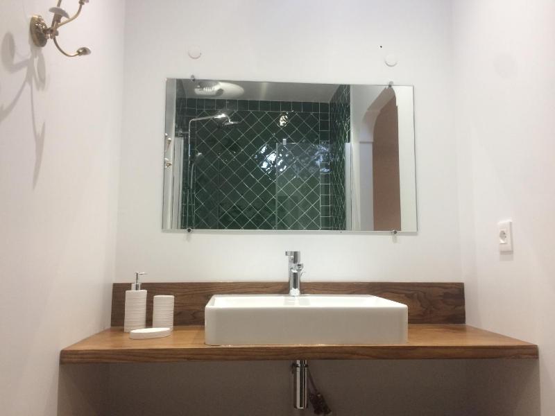 Triple Room with Private Bathroom image 3