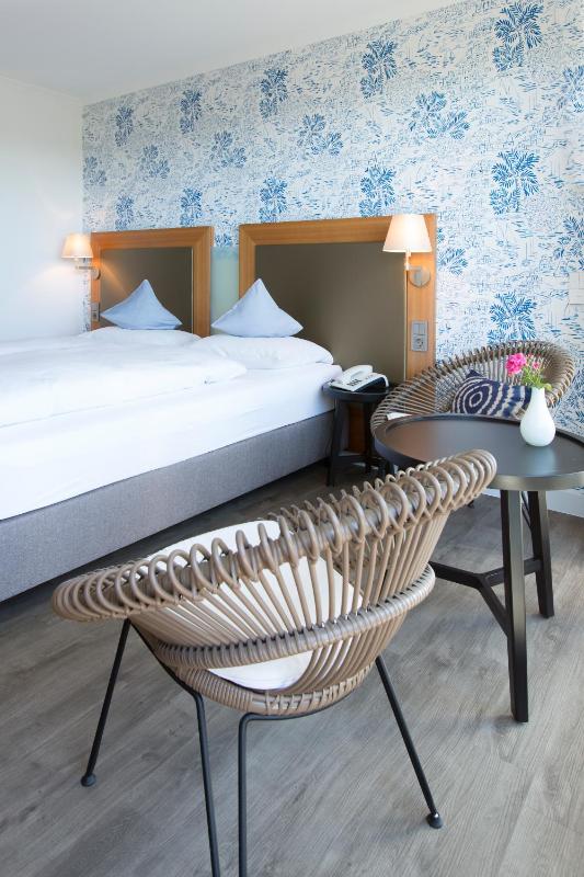 Superior Double or Twin Room with Balcony image 3
