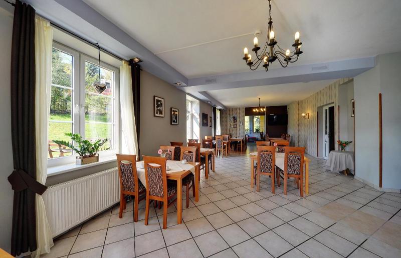 Hotel Belweder - przy hotelu Golebiewski - image 20