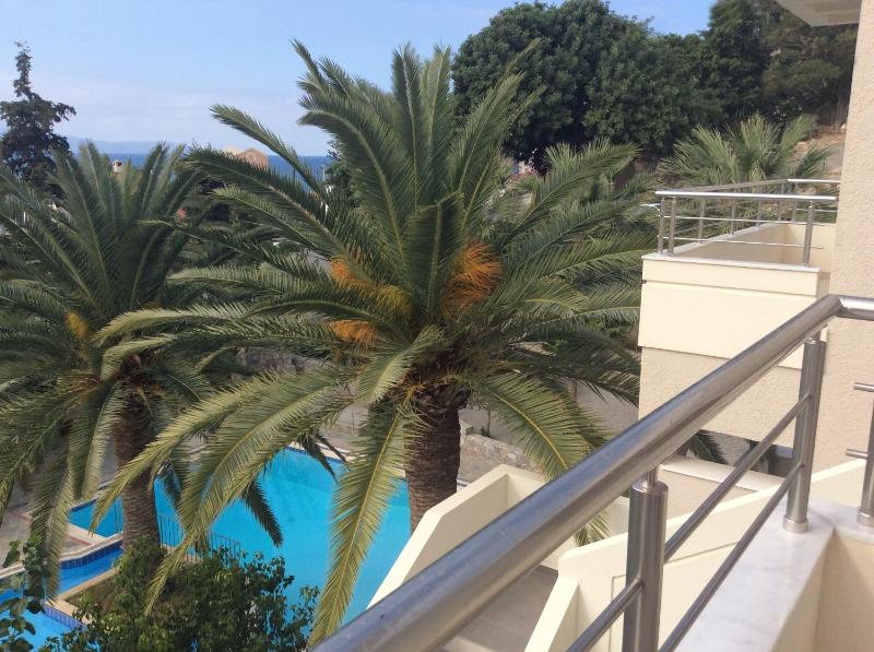 Standard Triple Room with Sea View image 1