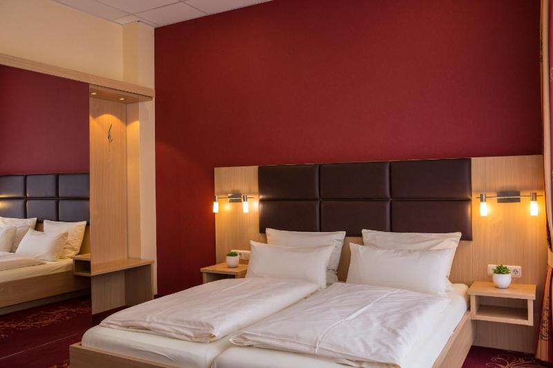 Single Room image 2
