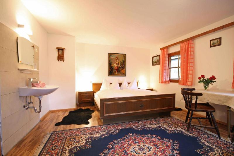 Six-Bedroom House image 1