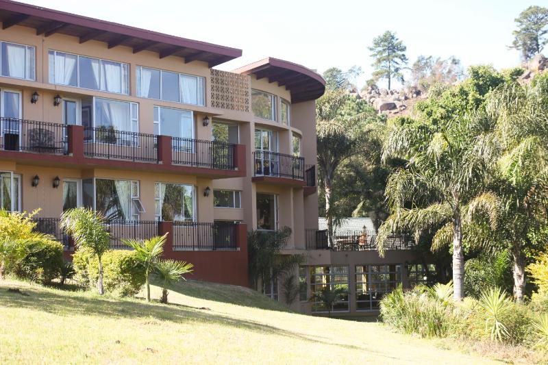 Mac Atini Guest House - image 8