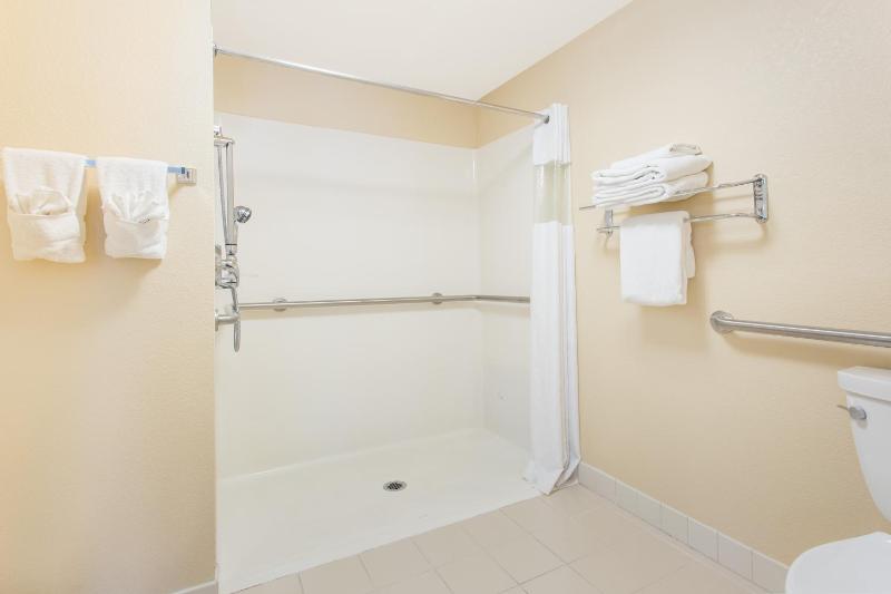 King Room - Disability Access - Non-Smoking image 2