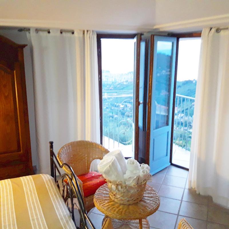 Deluxe Double Room with Sea View image 1