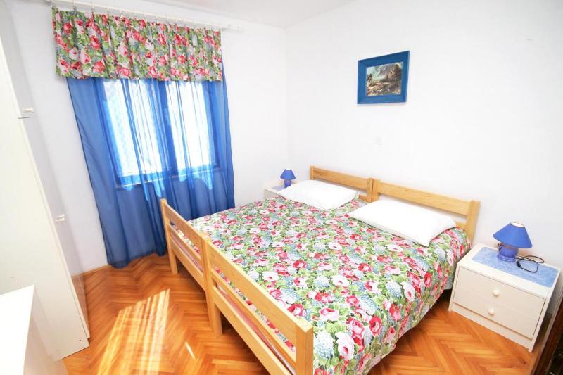 One-Bedroom Apartment with Terrace image 3