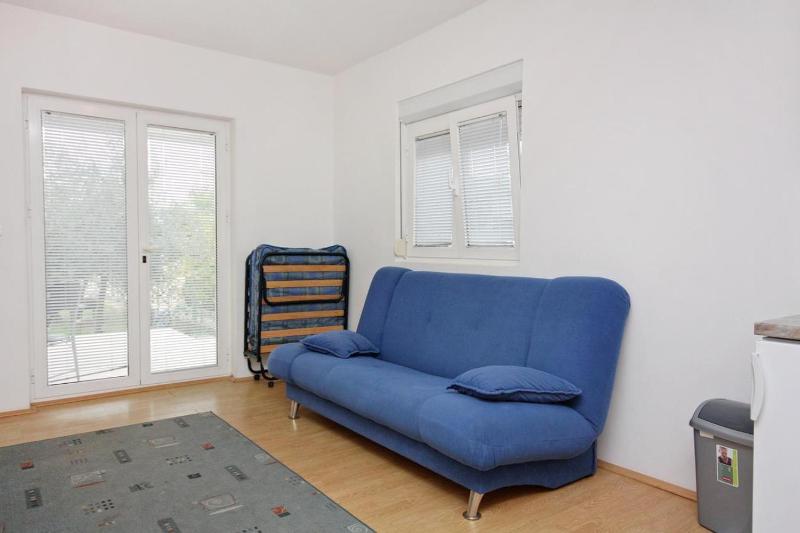 One-Bedroom Apartment with Terrace and Sea View image 1