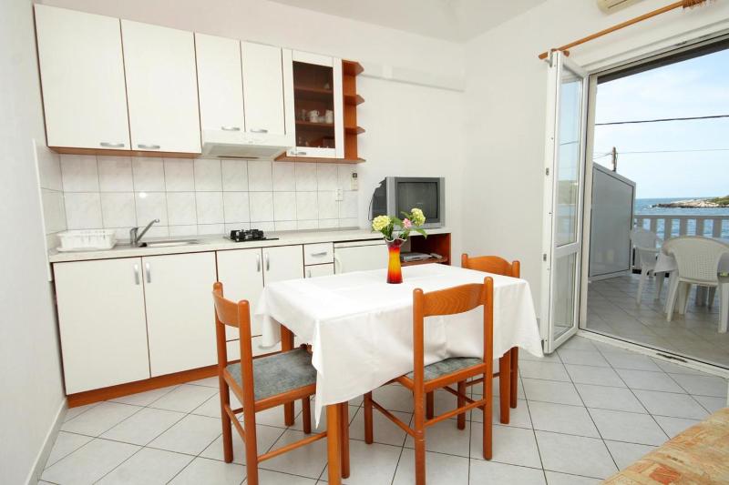 One-Bedroom Apartment with Terrace and Sea View image 2