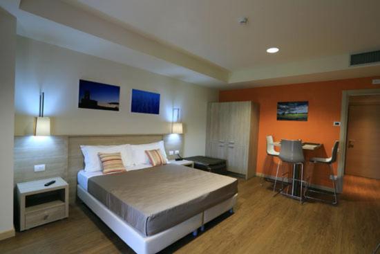 Standard Double Room image 1
