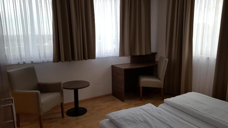 One-Bedroom Apartment image 4