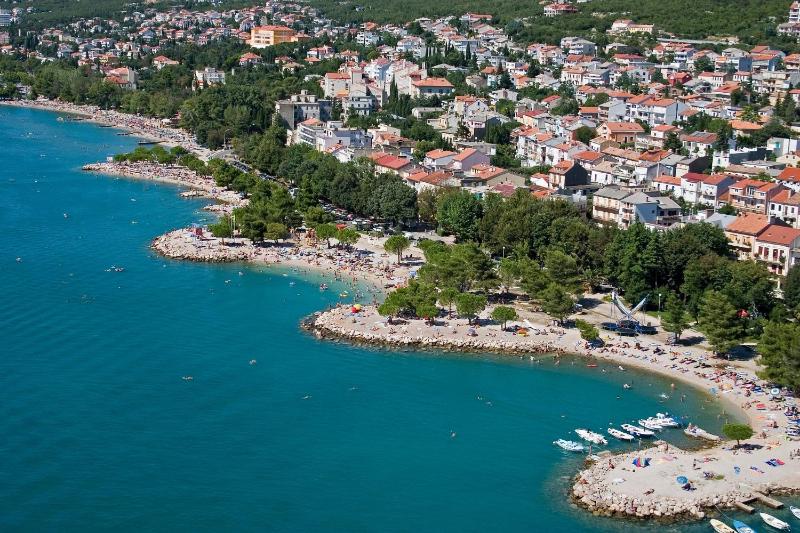 VILLA ROUGE with private parking AC WiFi - image 15