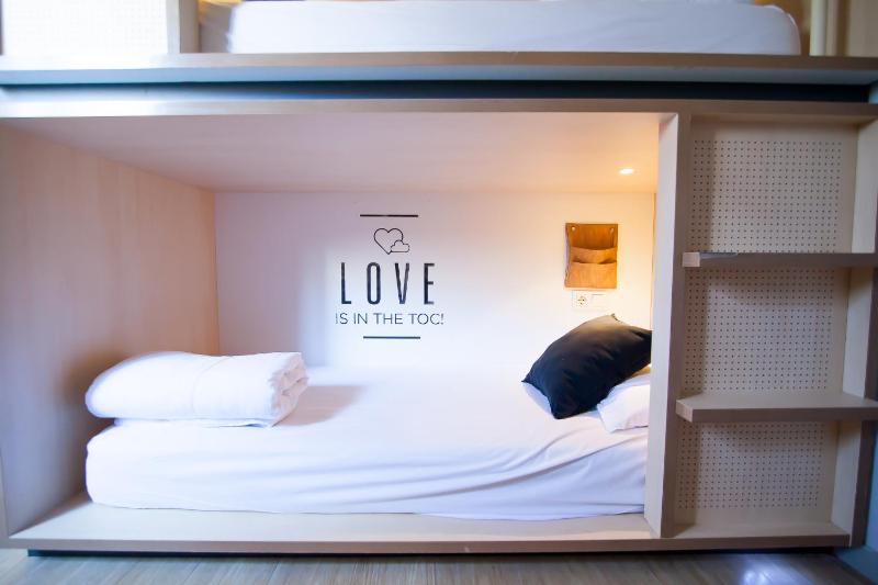 Bed in 6-Bed Mixed Dormitory Room image 2