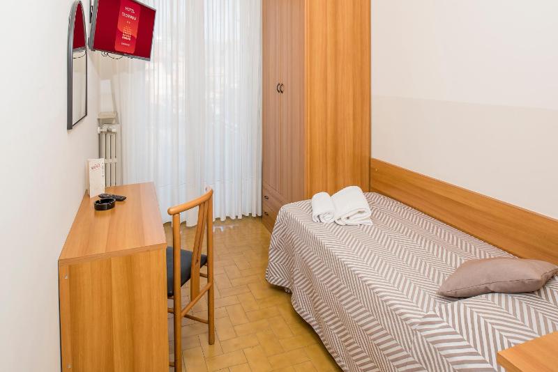 Single Room image 4