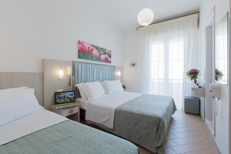 Triple Room image 2