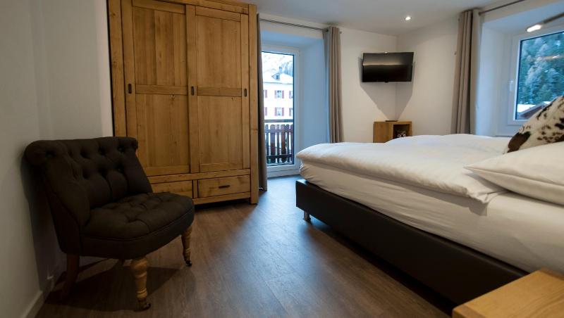 Double Room image 3