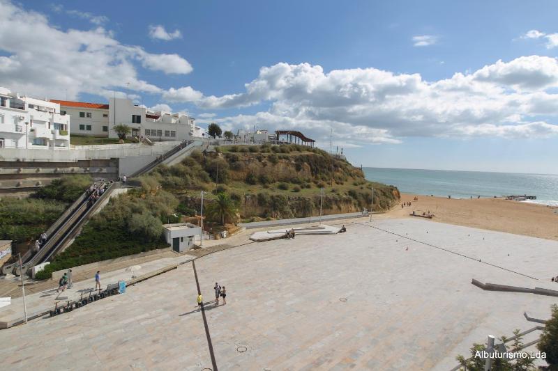Studio with Sea View image 2
