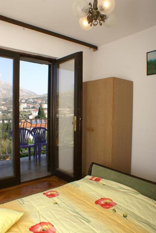 Two-Bedroom Apartment with Balcony and Sea View image 2